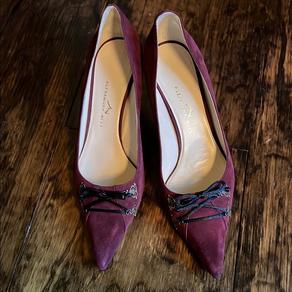 Alexandra neel 39.5 beautiful burgundy suede pumps
